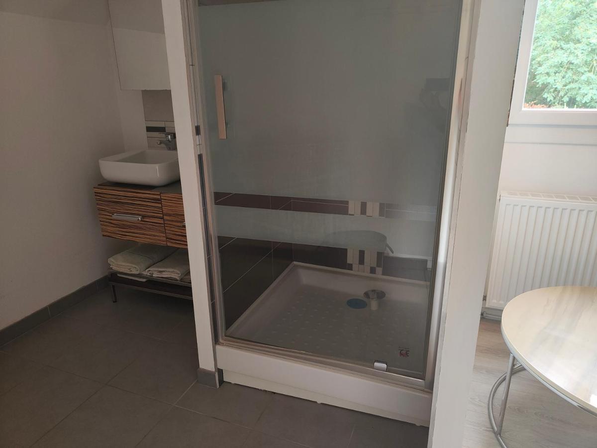 Suite Privee Avec Vue Sur Le Jardin Douai Exterior foto
